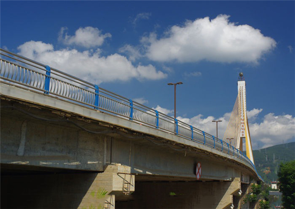 赣州304不锈钢桥梁护栏：安全、耐用与美观的完美结合