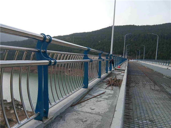赣州不锈钢桥梁护栏防腐措施的重要性及实施策略