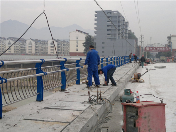 赣州不锈钢复合管护栏常见问题及解决方案
