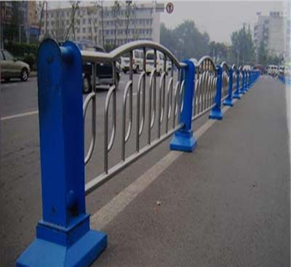赣州不锈钢防撞栏杆生产制造工艺